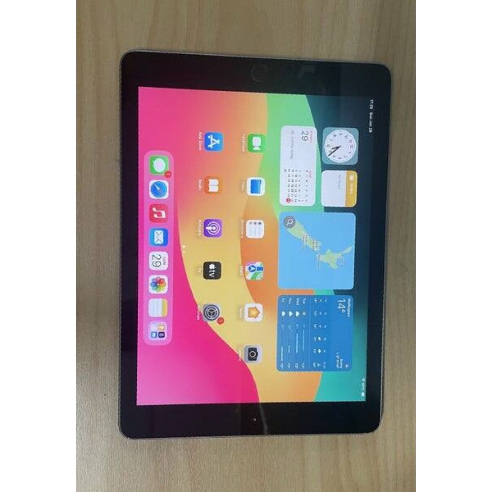 Apple iPad 6th Gen Wi-Fi 128GB – Space Gray - Image 5