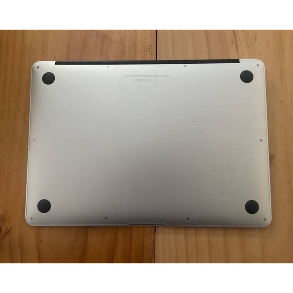 Apple MacBook Air 13-Inch (2015) 256GB – Silver - Image 3