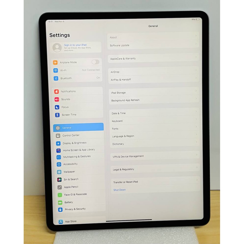 Apple iPad Pro 12.9" (3rd Gen) – 256GB – Wi-Fi & Cellular - Image 6