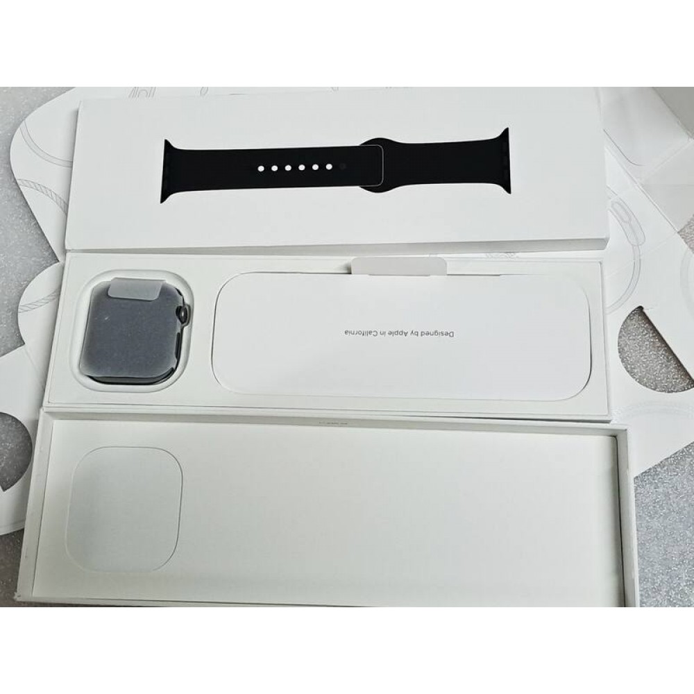Apple Watch Series 11 GPS + Cellular – 46mm – Space Grey Aluminium – M/L – Grade 1 - Image 4